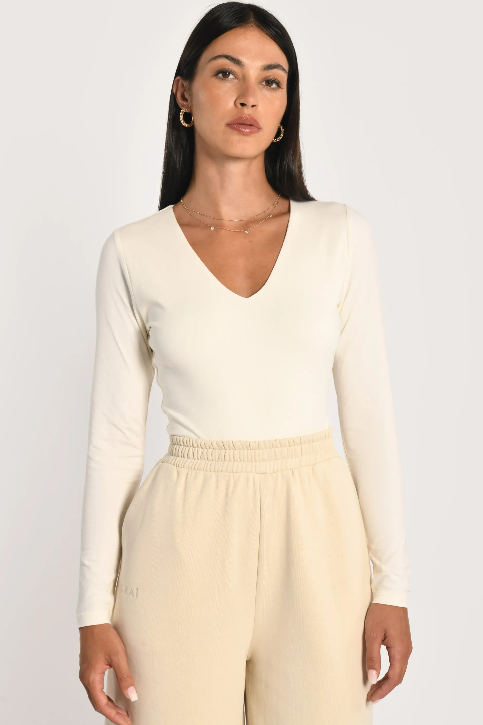 Shop KOOKAÏ T-SHIRT COL V MATHILDA Ecru